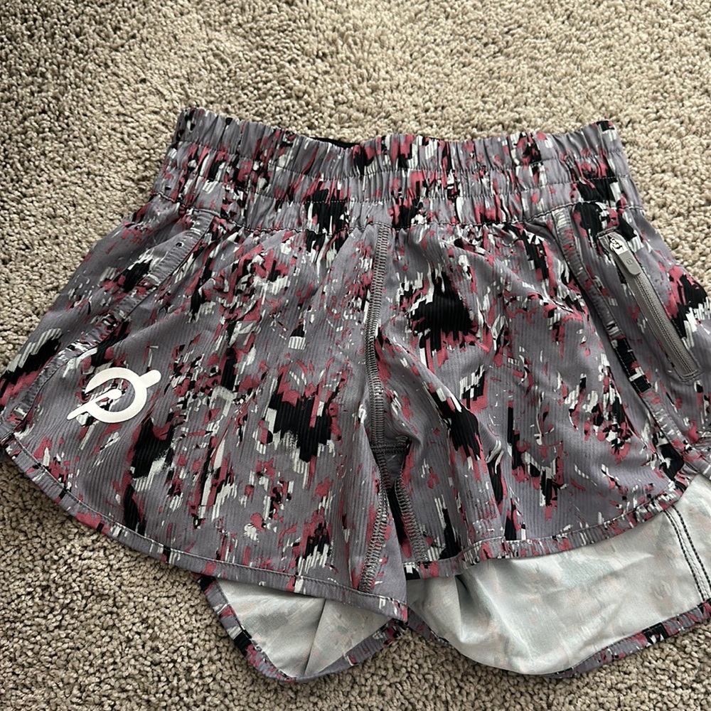 Lululemon Peloton Shorts - size 4 never worn